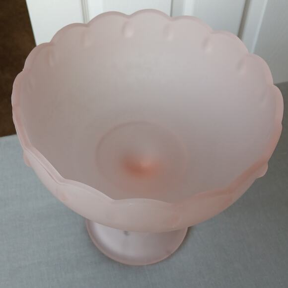Vintage Indiana Glass Pink Frosted Pedestal Compote Bowl 7.5" MCM 50s barbiecore - Picture 3 of 9